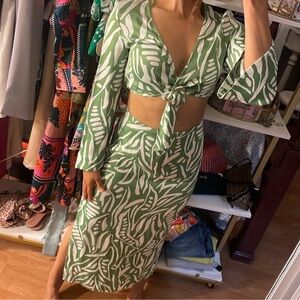 NWT house of Harlow set